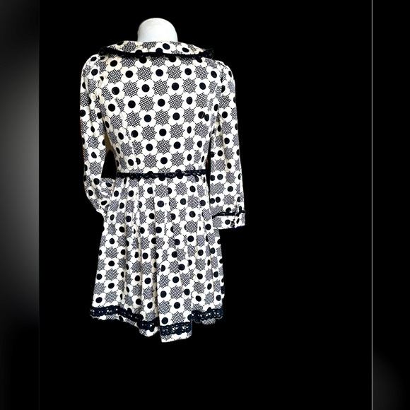 One of a kind spring coat floral cute imported ivory black lace details XS - Picture 8 of 15
